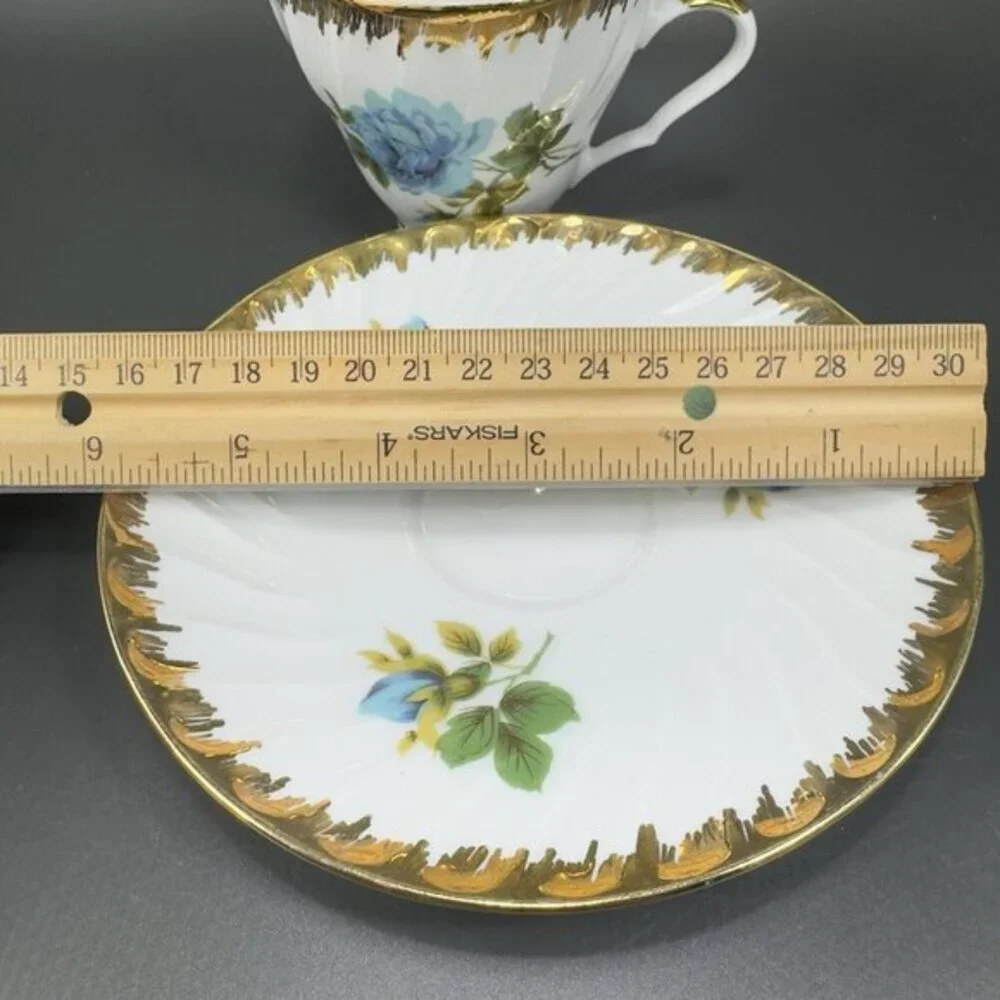 Mitterteich Bavaria Germany Fine Porcelain‎ Teacup Saucer Set Heavy Gold Pattern